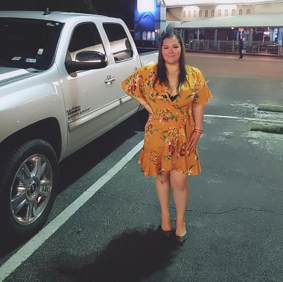 Meet your Posher, Precilla - Picture 2 of 7